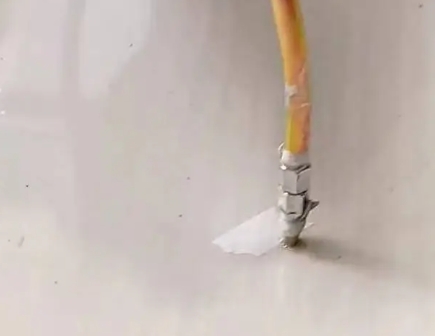 新北瓷砖空鼓维修公司专业解答在瓷砖铺贴过程中，如果使用的砂料过粗（如全部使用了粗砂），可能会导致以下问题